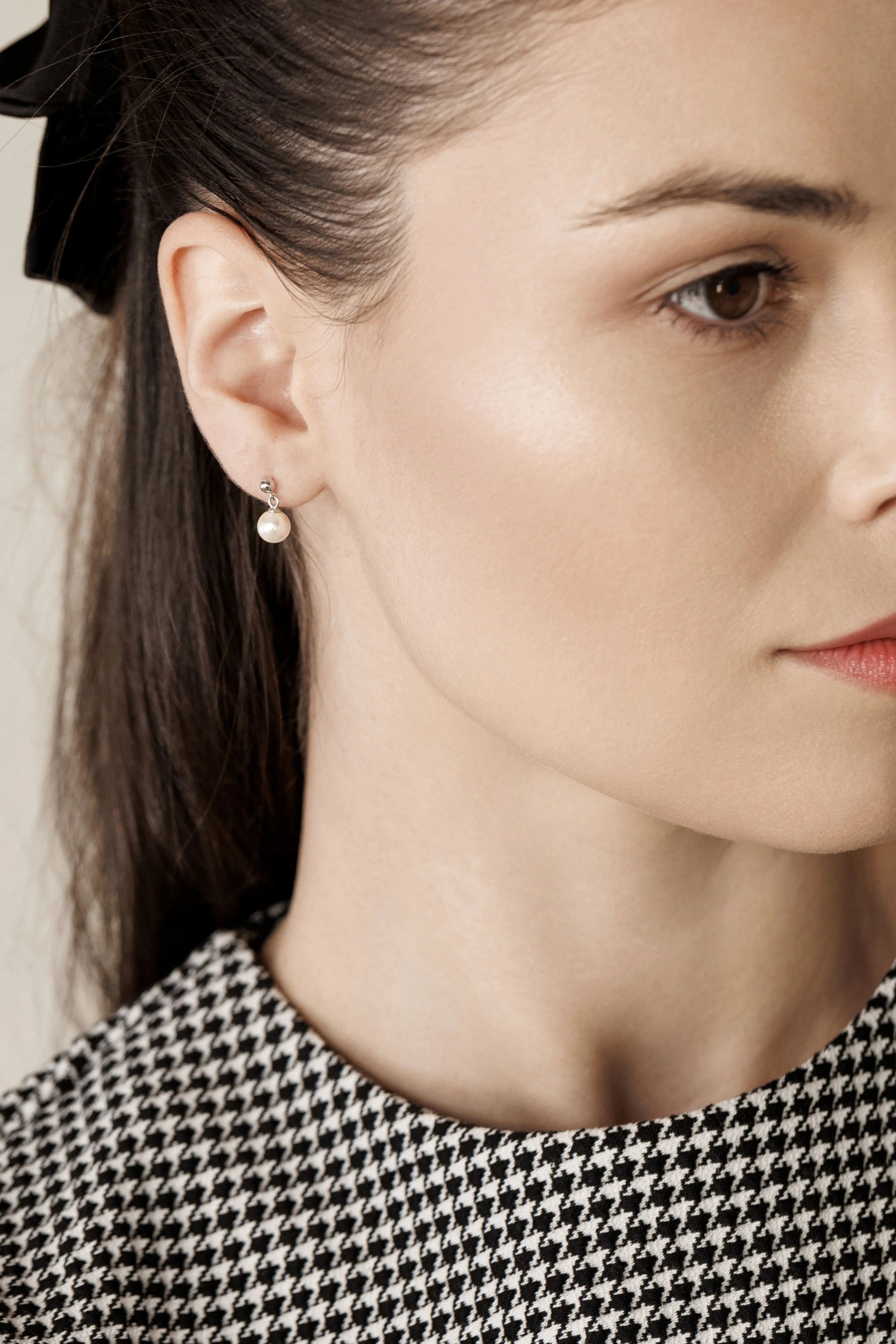 Cercei Moving Pearl Drop Lisa&Co.